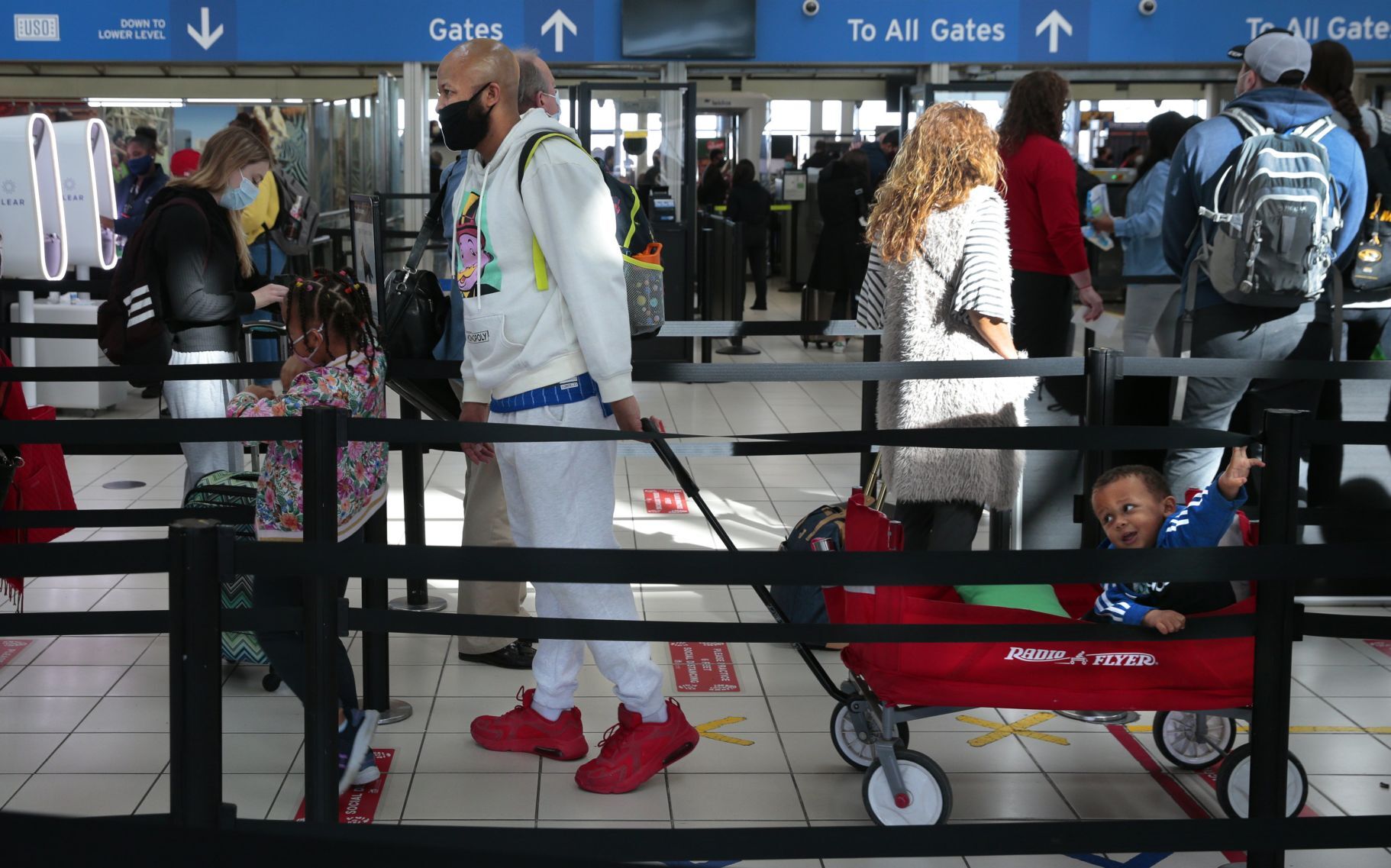 Thanksgiving travelers on the move